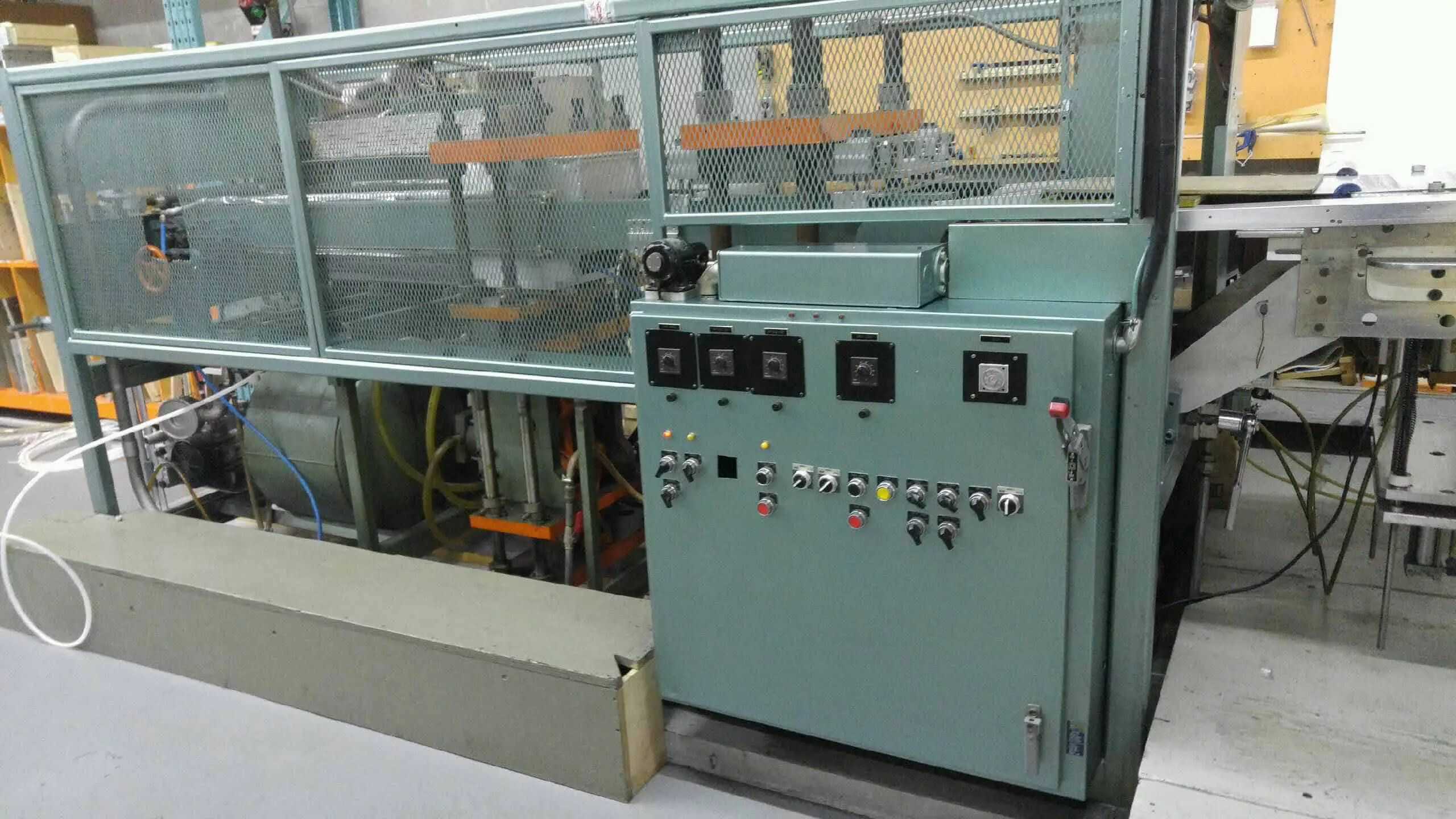 P.I. Inline Thermoformer 1600