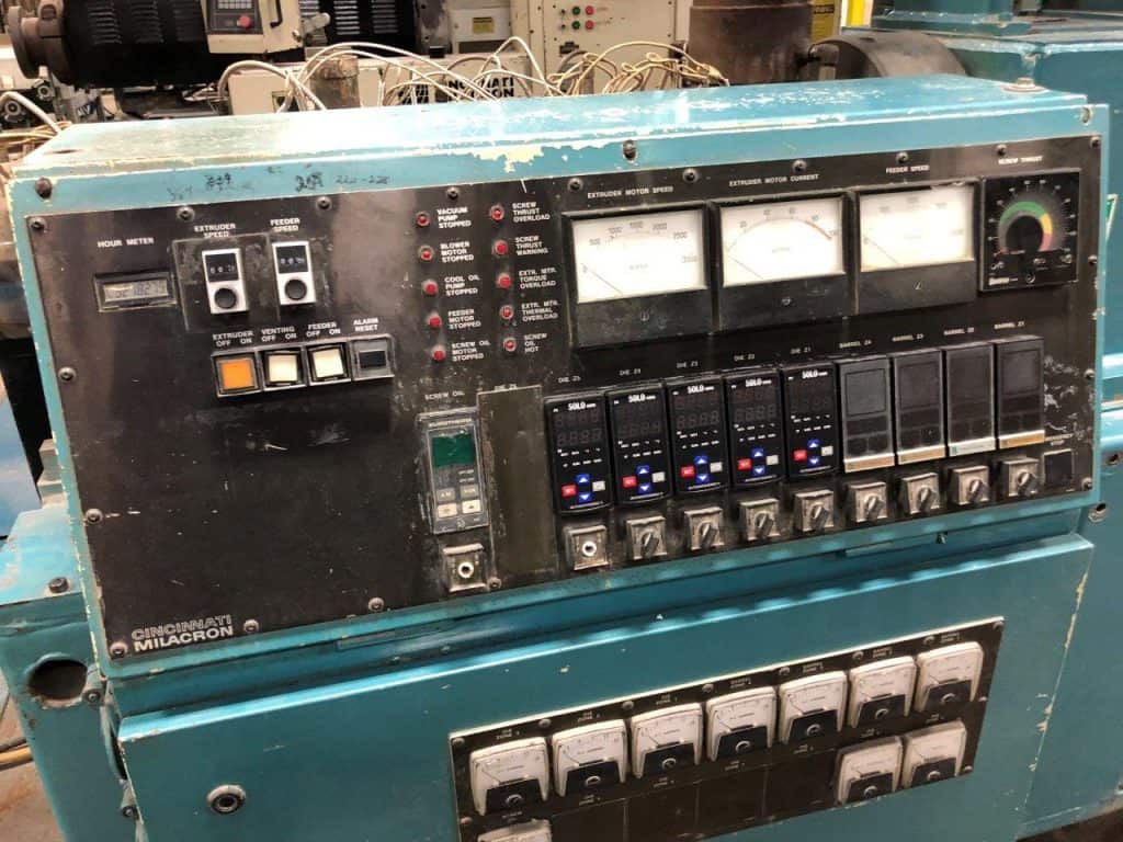 1992 Cincinnati Milacron CM-55 – photo 2 of 7