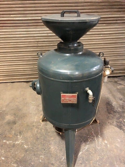 Abrasive Feed Hopper