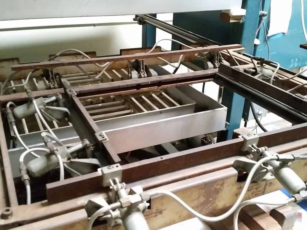 2002 Exxel M122V – photo 4 of 13