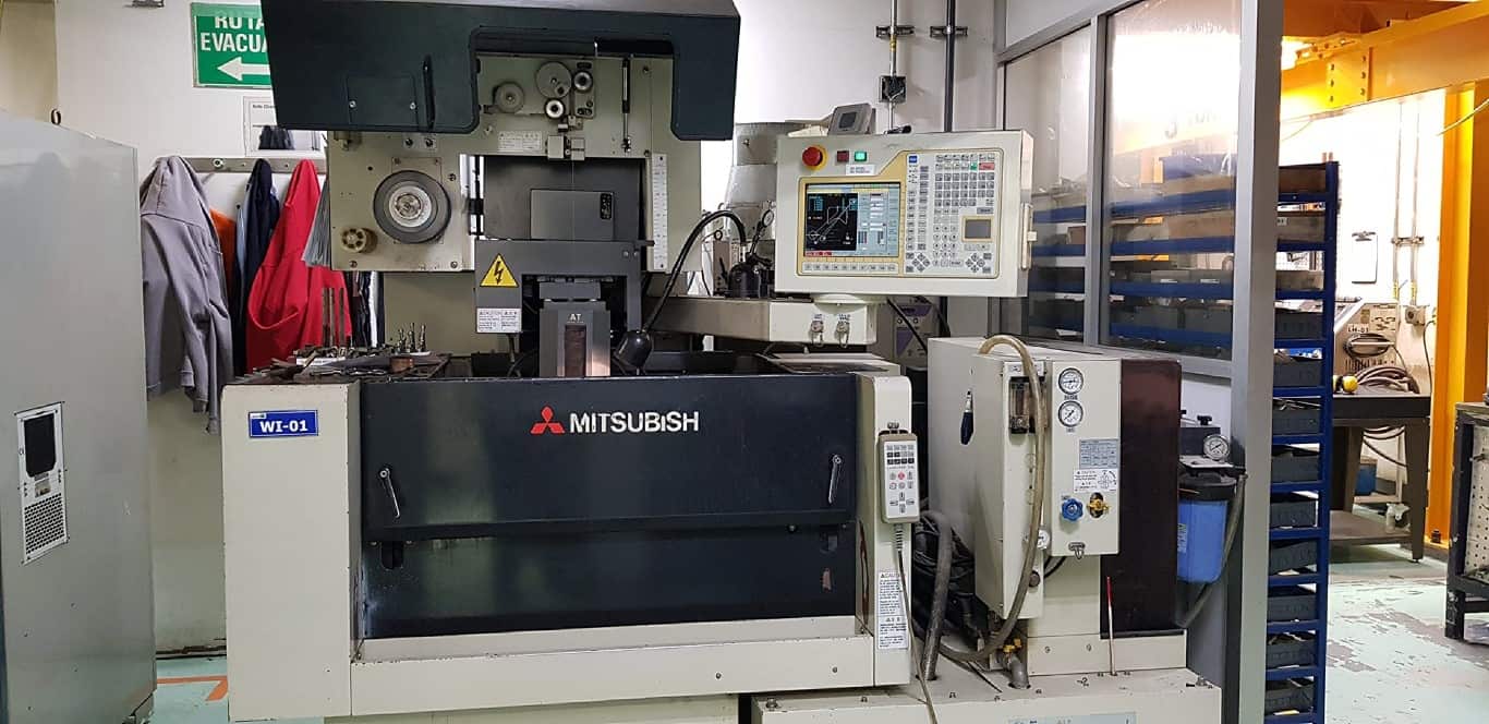 2005 Mitsubishi FA10S