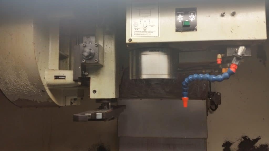 2000 Hurco BMC 4020 – photo 8 of 10