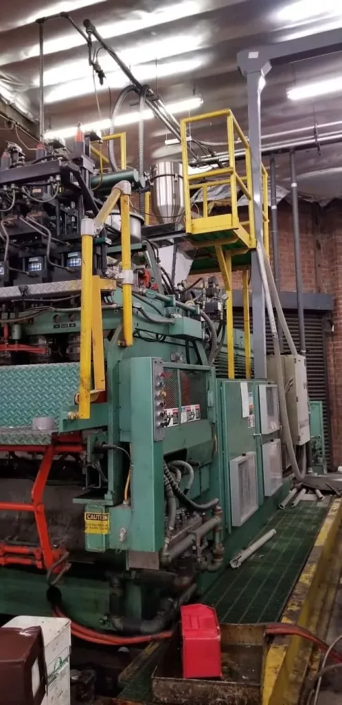 Uniloy 350R2V2 Blow Molder, photo 3 of 5