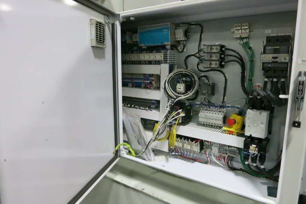 2011 Cincinnati Milacron MVV130R-3.51 – photo 6 of 8