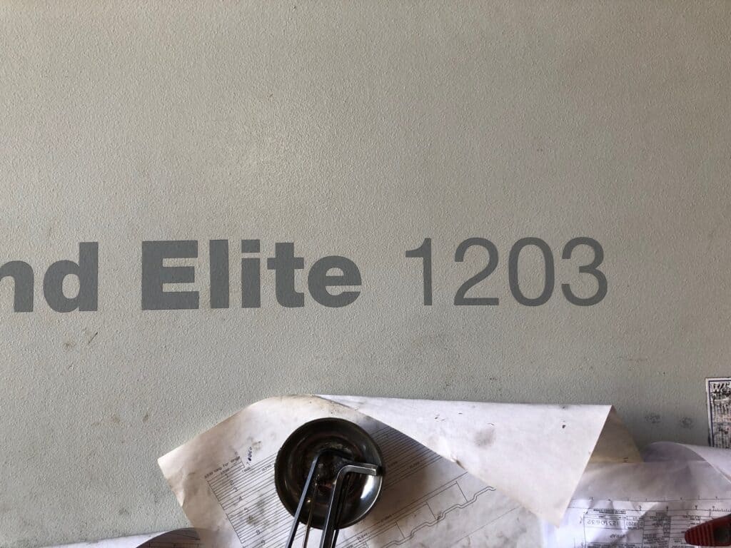 2011 Mitsubishi Dener Diamond Elite 1203