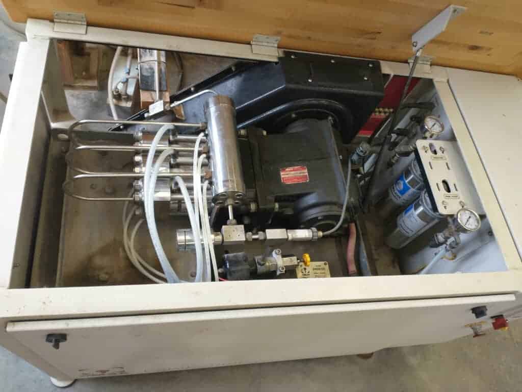 2003 Omax 2652 – photo 5 of 6