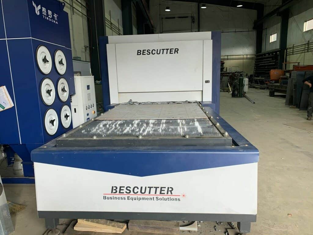 2019 BesCutter Titan 8000-Fiber