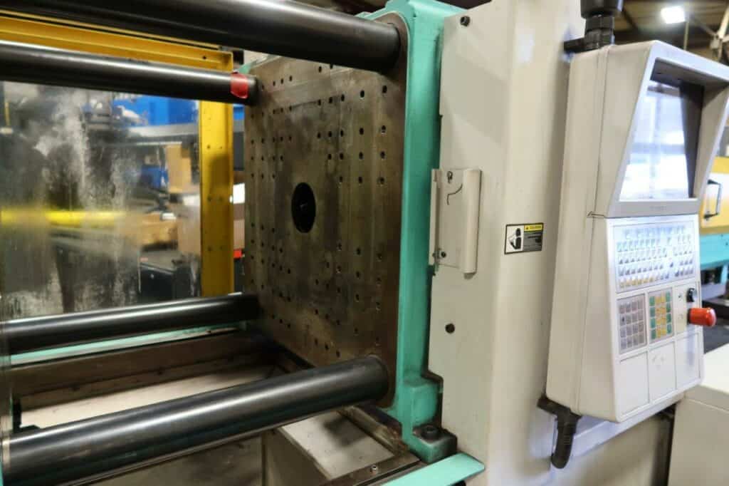 2004 Arburg 570C 2200-800