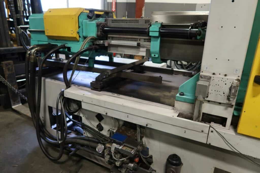 2004 Arburg 570C 2200-800