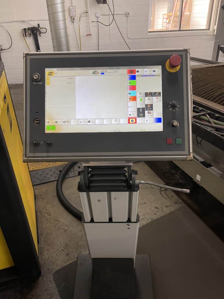 2015 ESAB SGX 2500