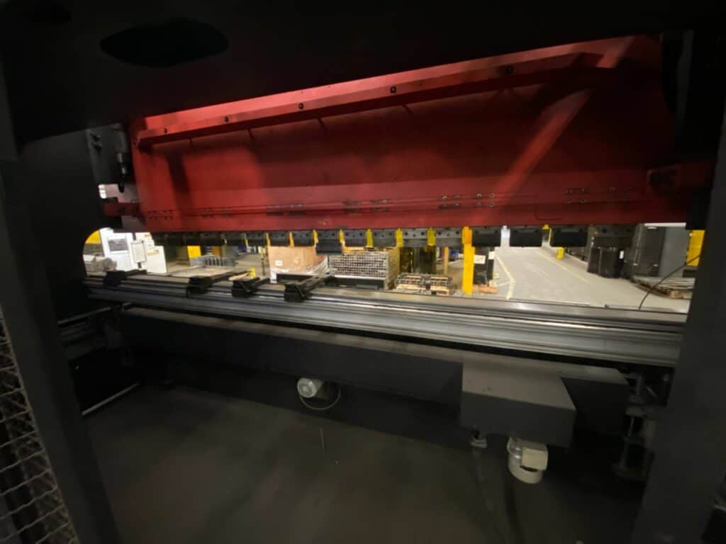 2004 Amada HFT220-4S