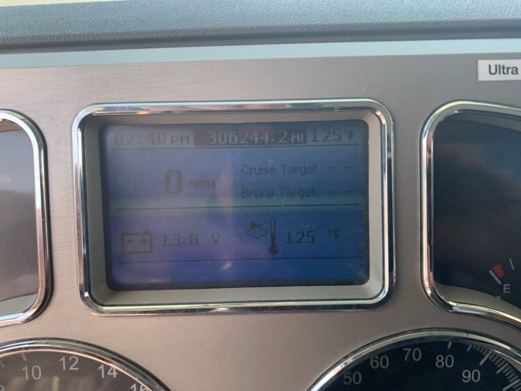 2014 Mack GU813