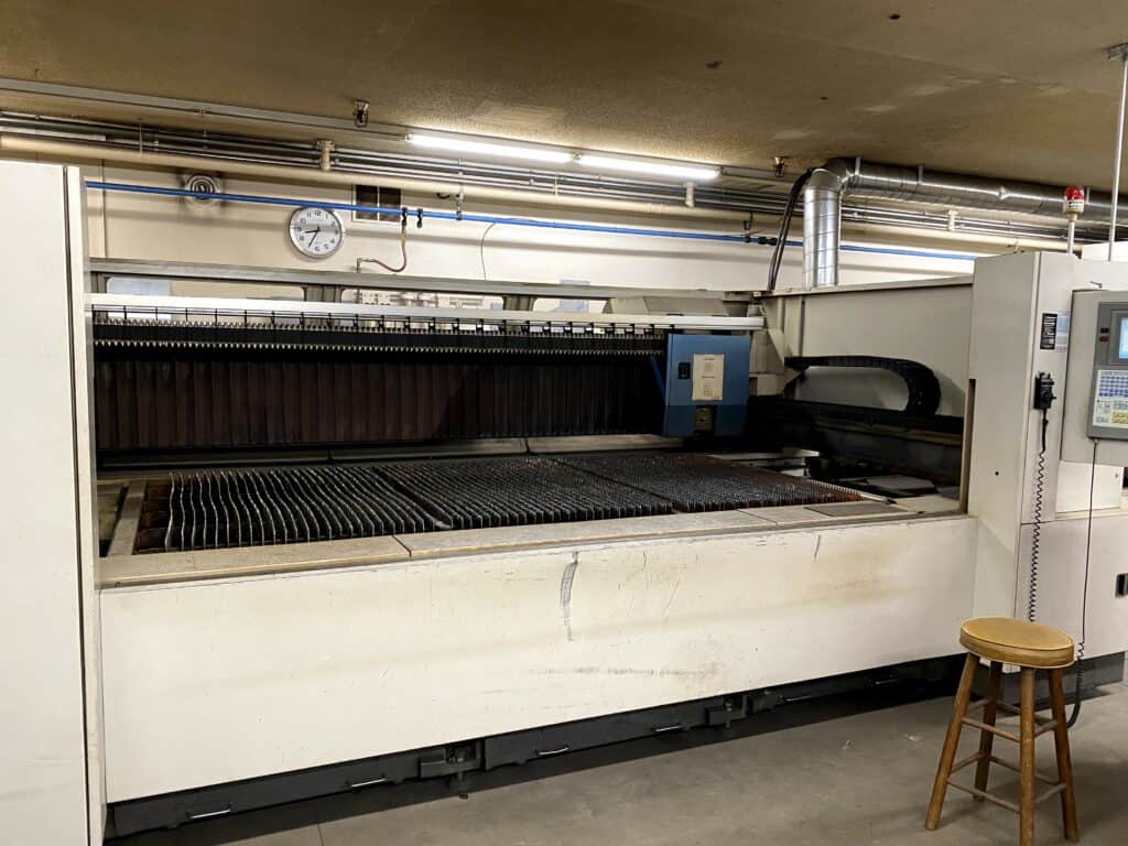 2002 Mitsubishi LVP 3015-3500