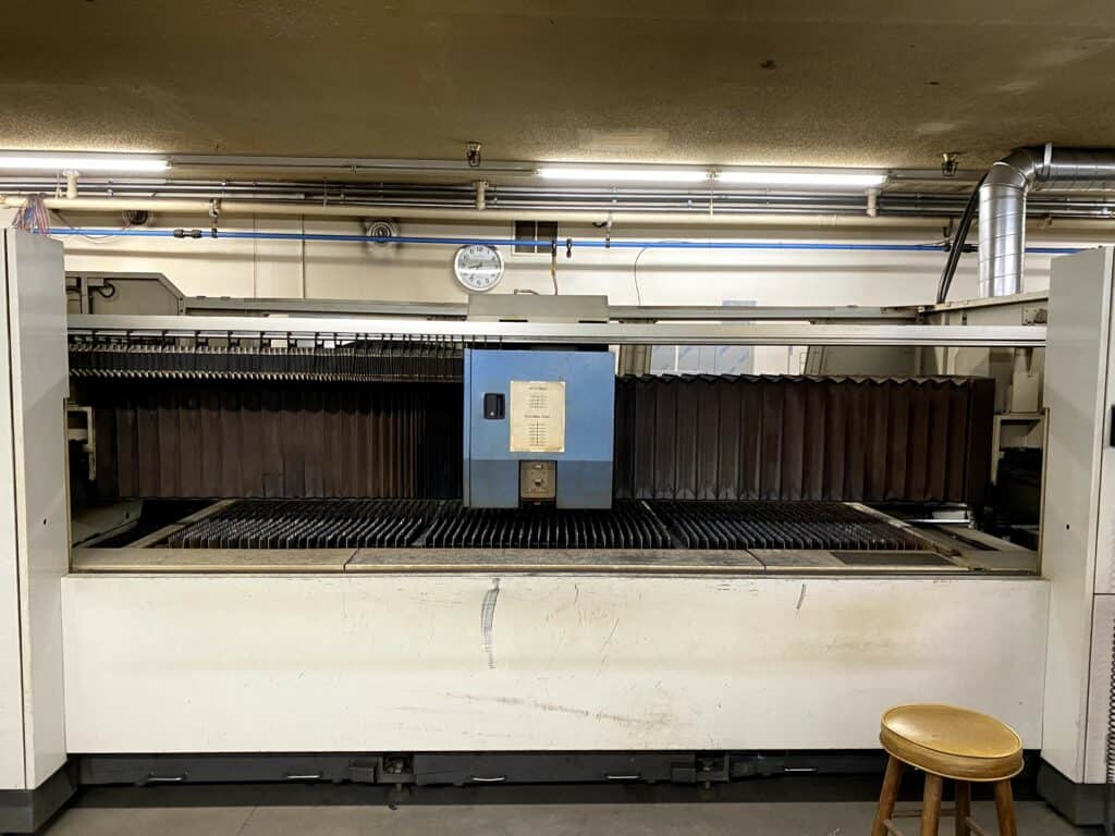2002 Mitsubishi LVP 3015-3500