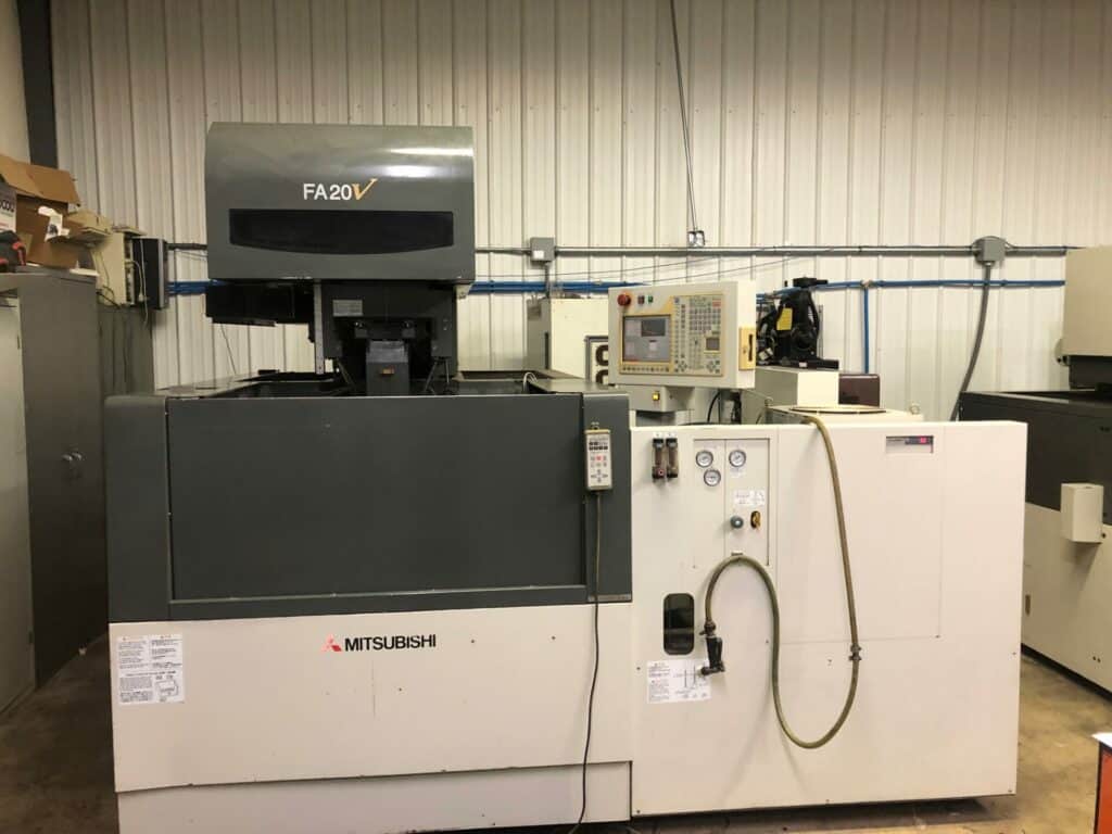 2003 Mitsubishi FA20V