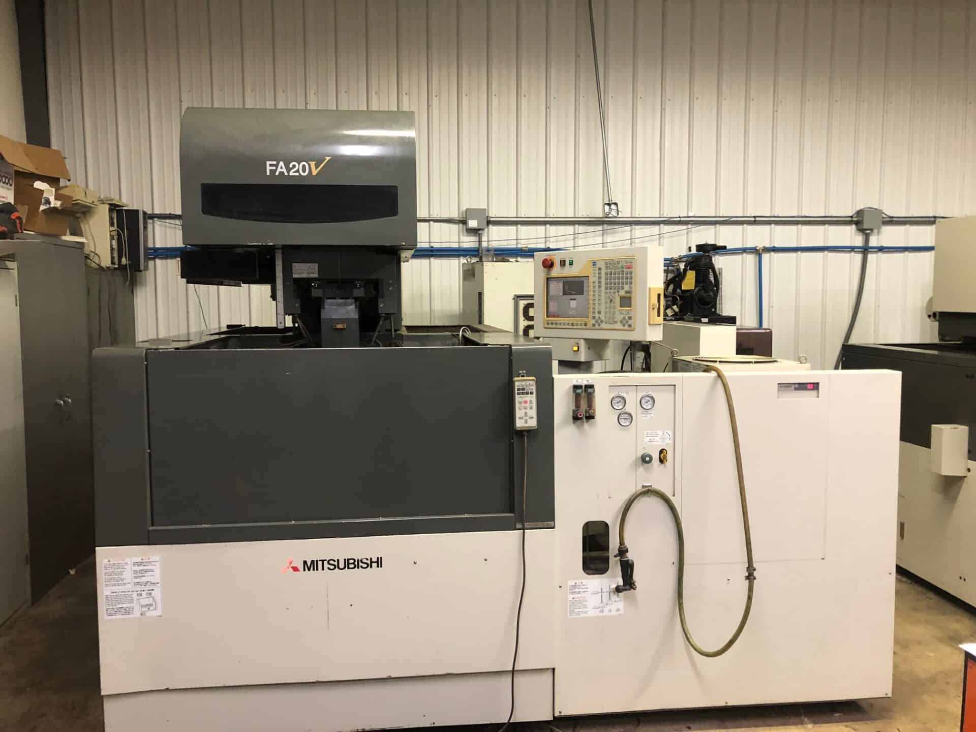 2003 Mitsubishi FA20V