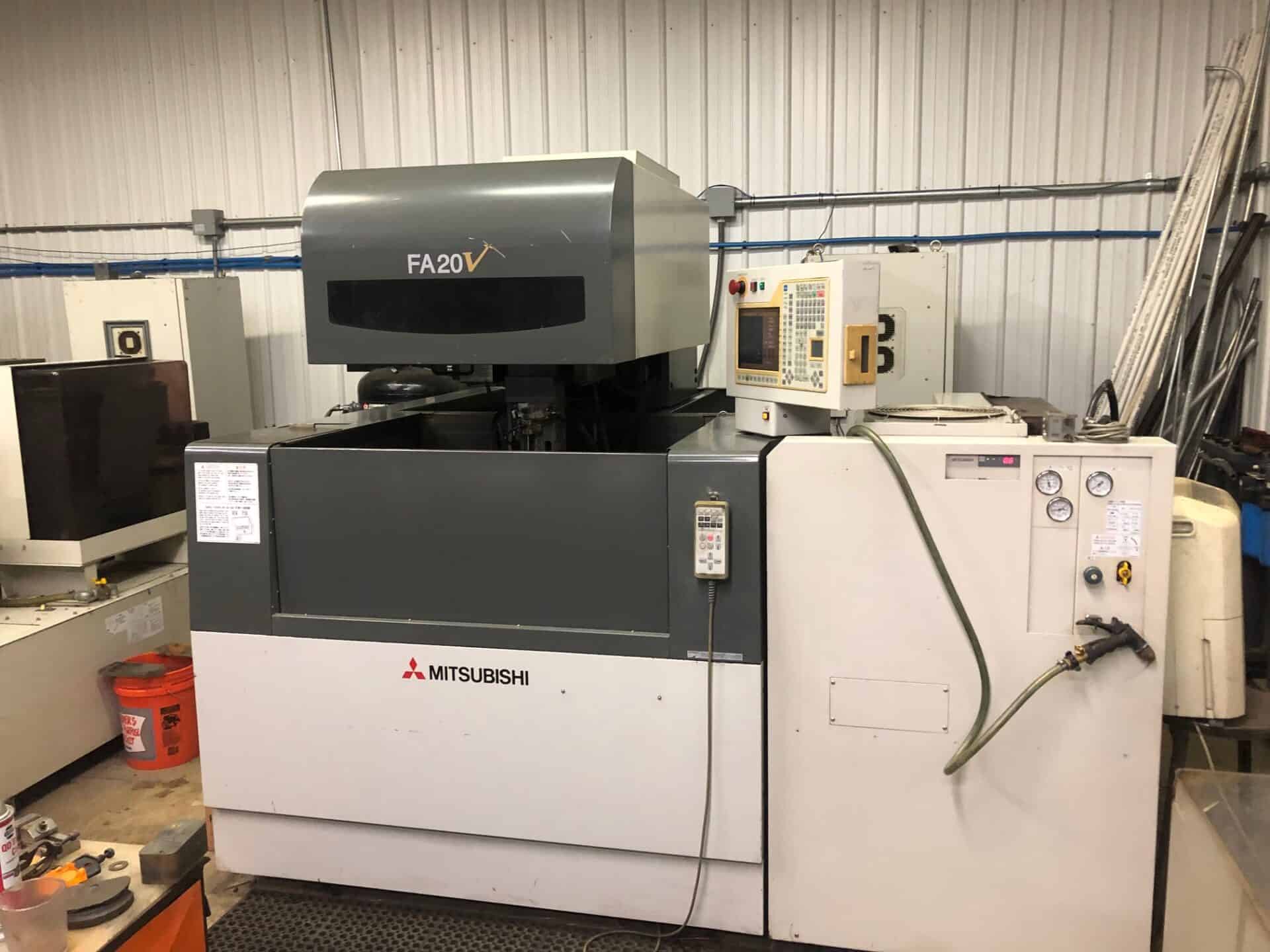 2003 Mitsubishi FA20V