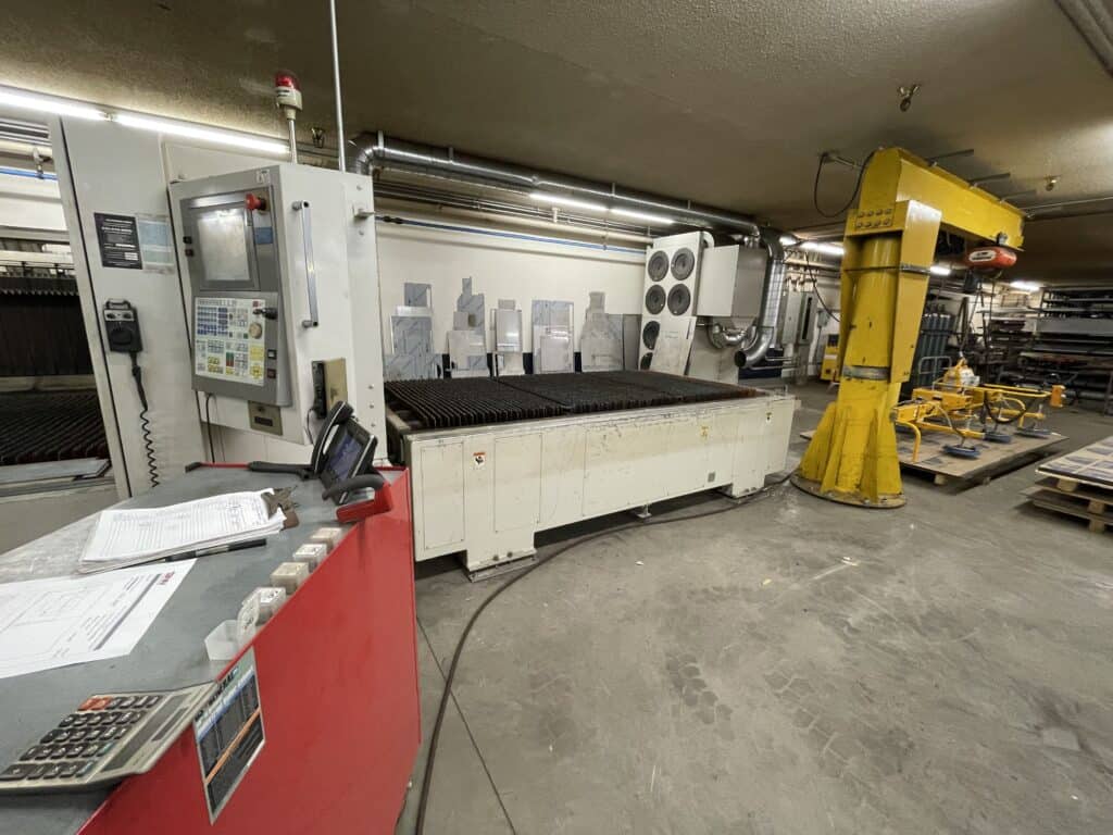 Used Mitsubishi LVP 3015 3500 CNC Lasers For Sale