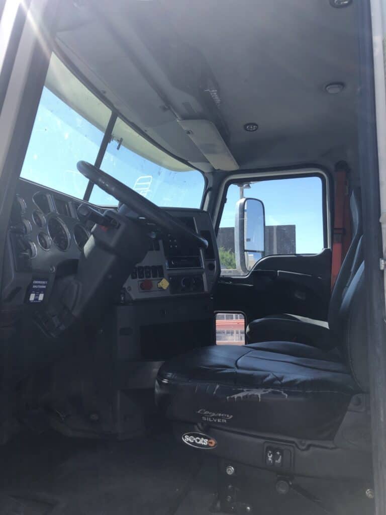 2014 Mack GU813