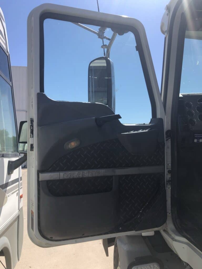 2014 Mack GU813