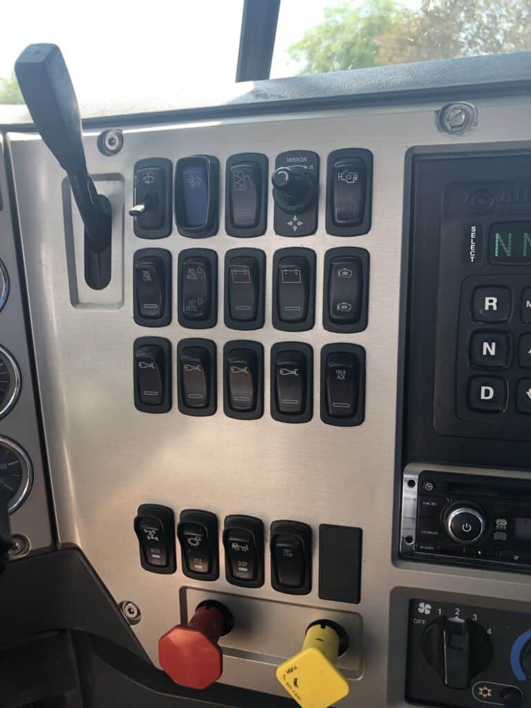 2014 Mack GU813