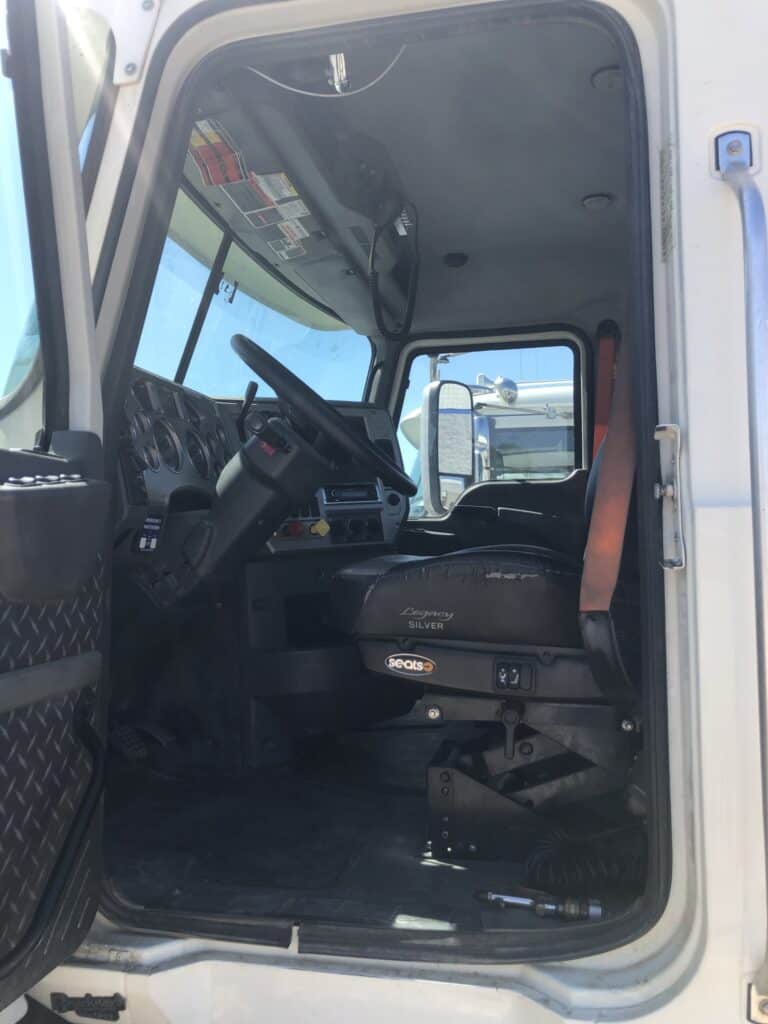 2014 Mack GU813