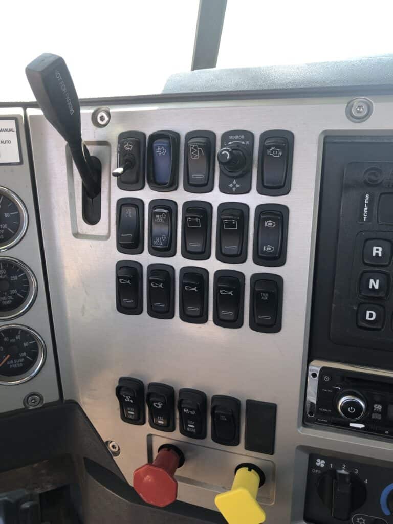 2014 Mack GU813