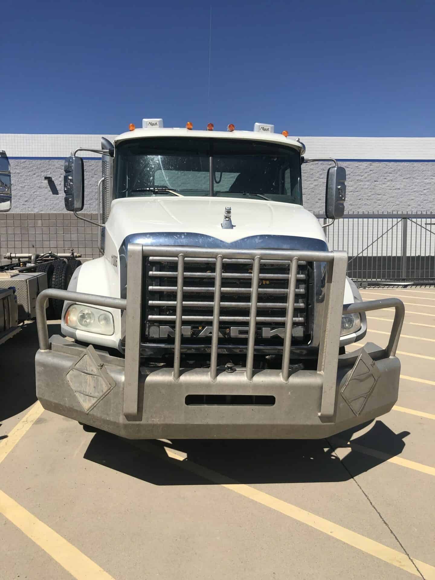 2014 Mack GU813