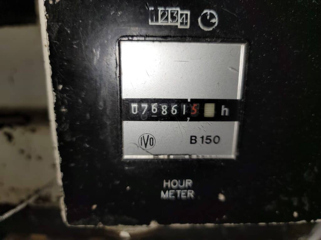 2000 Milacron MT225-22