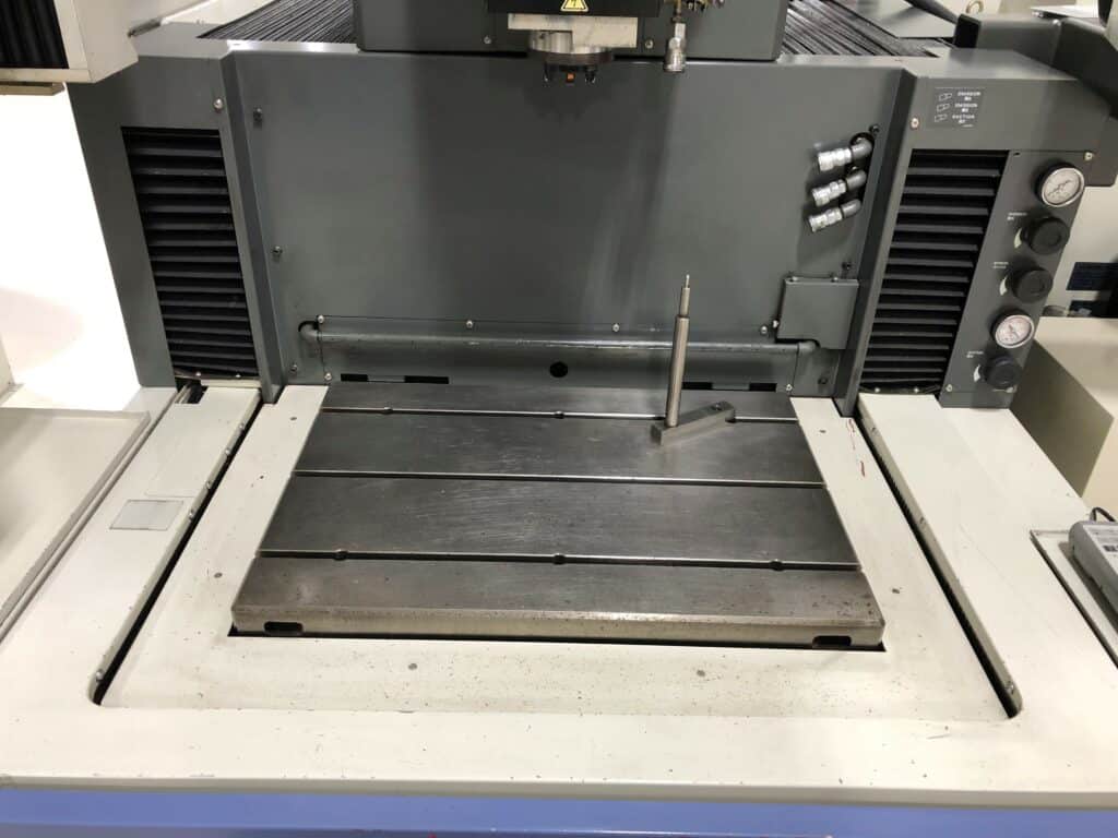 2003 Mitsubishi EA12E FP60