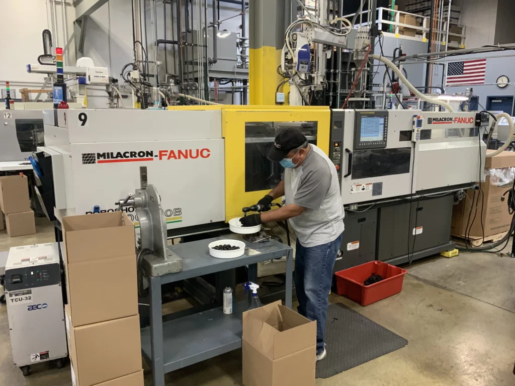 Used Cincinnati Milacron S-2000I-110B Injection Molding Machine For Sale
