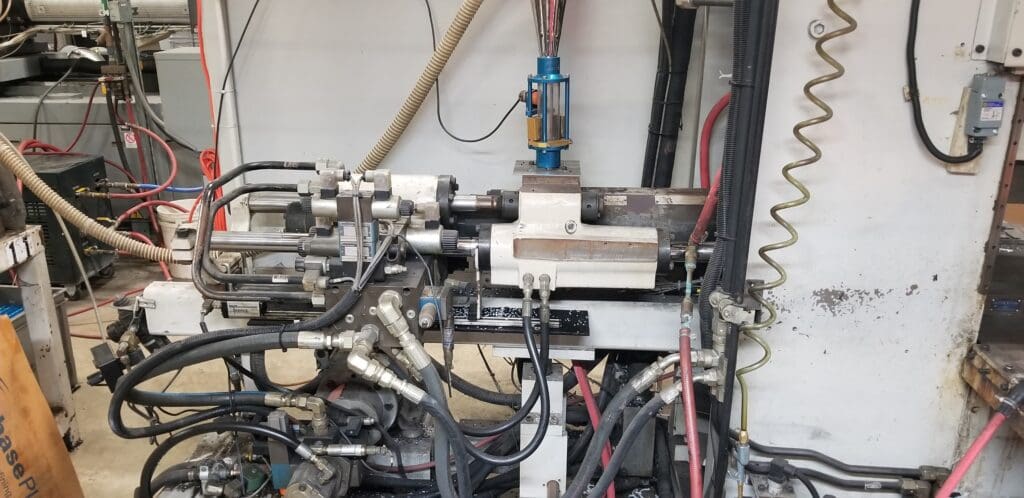 Used Cincinnati Milacron V50 Injection Molding Machine For Sale