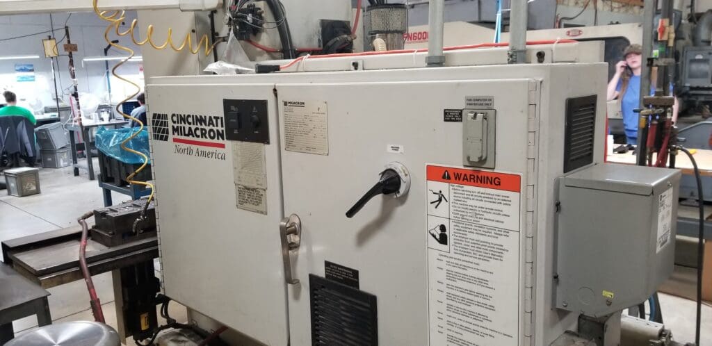 Used Cincinnati Milacron V50 Injection Molding Machine For Sale