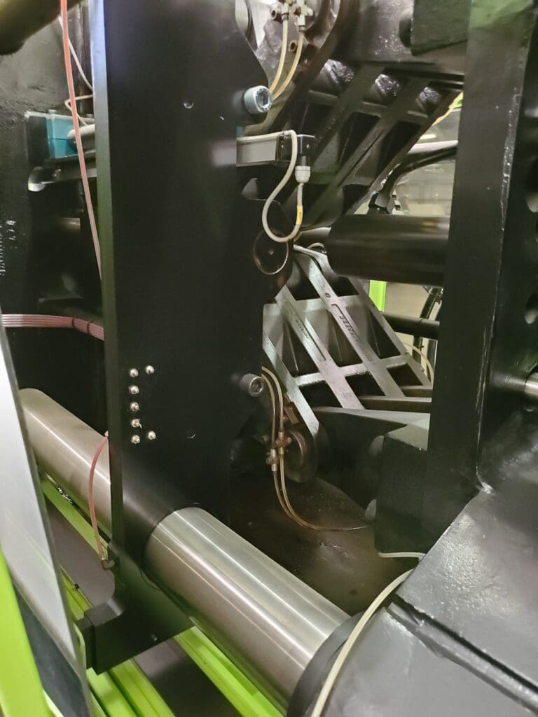 Used Engel 450 Injection Molding Machine For Sale