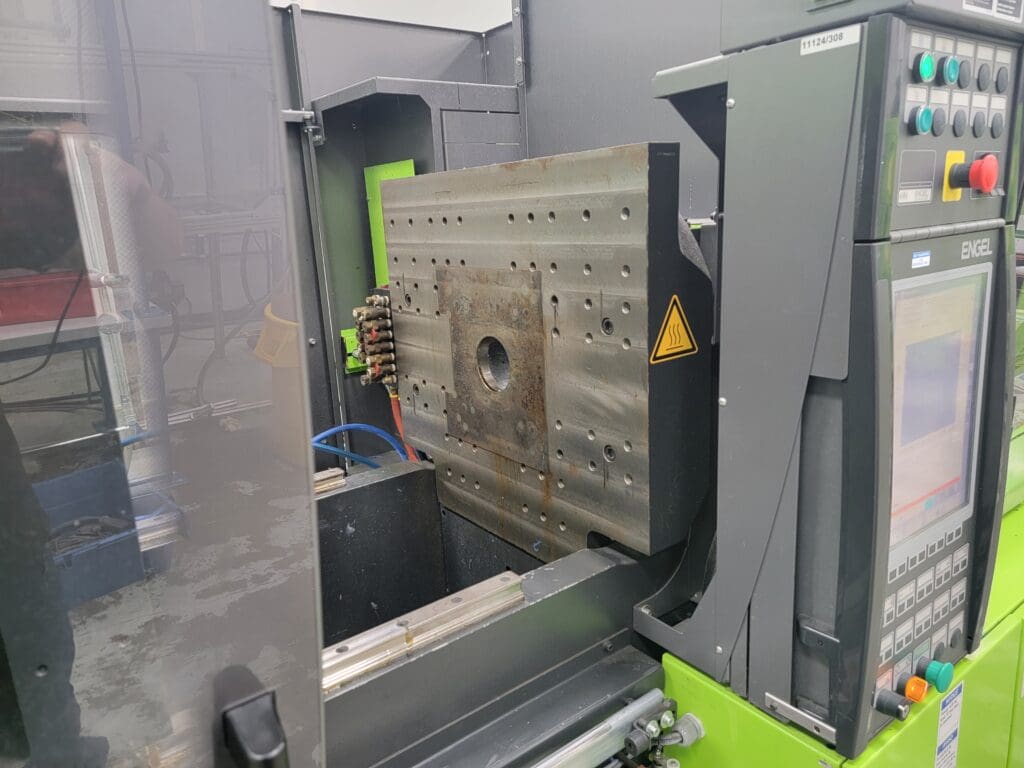 Used Engel VC 200/100 Injection Molding Machine For Sale