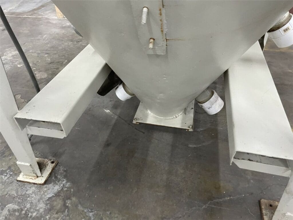 Used Vertical Blender 60" Plastic Auxiliary Equipment For Sale