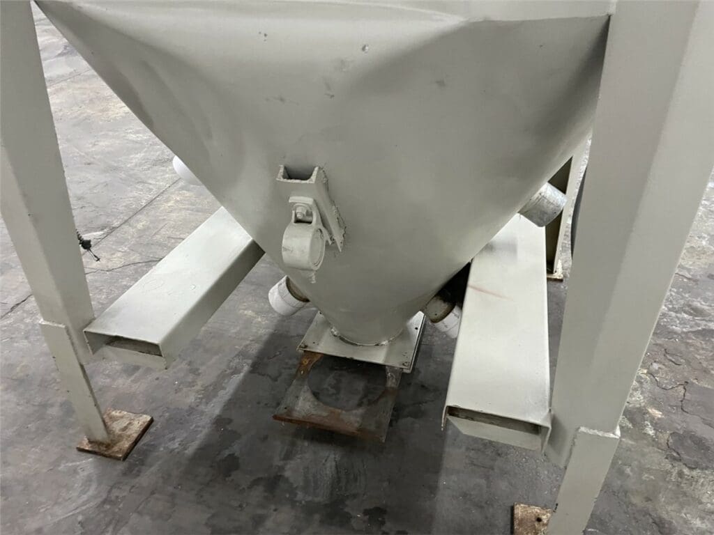 Used Vertical Blender 60" Plastic Auxiliary Equipment For Sale