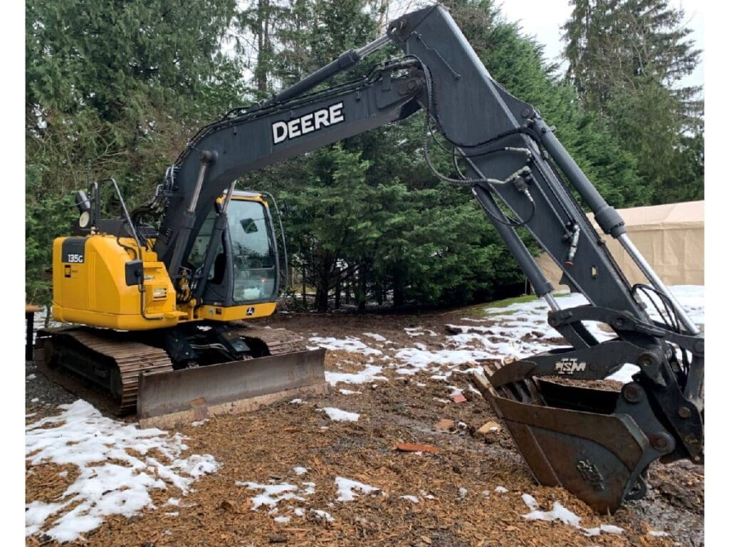2017 John Deere 135G