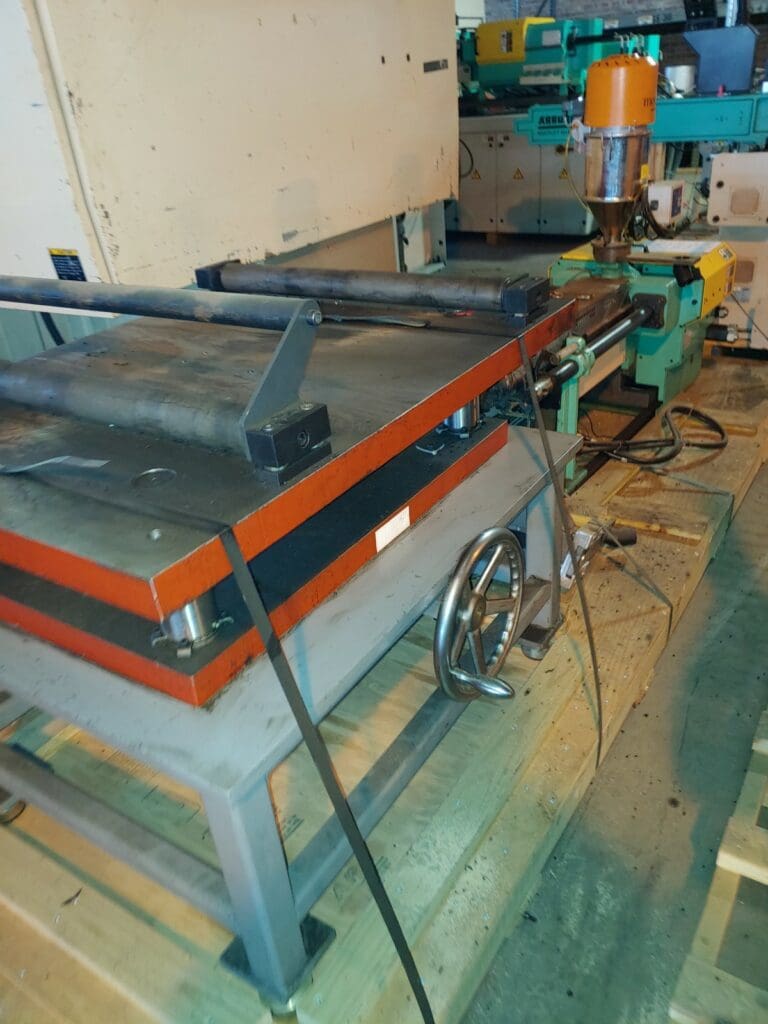Used Arburg 570c 2000-800/350 Injection Molding Machine For Sale