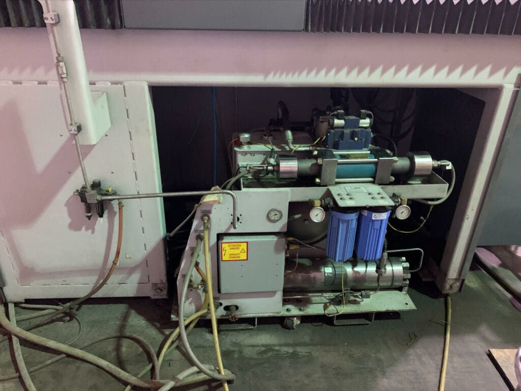 2013 Flow Mach 3 1313b Waterjet, photo 10 of 11