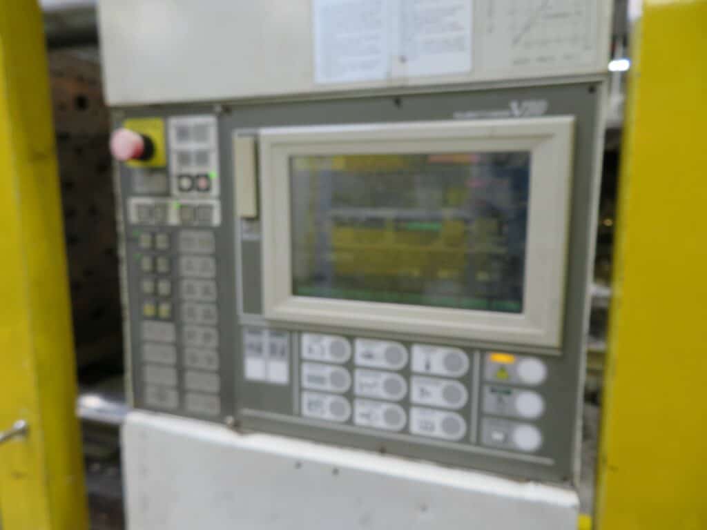 Used Toshiba ISG390V10-19B Injection Molding Machine for Sale