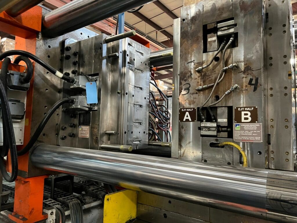Used Krauss Maffei KM420-2700-220 C3 WEN Injection Molding Machine for Sale