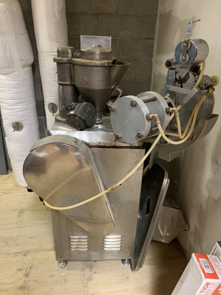 Used LFA SACF-25 Type 8 Capsule Filler For Sale
