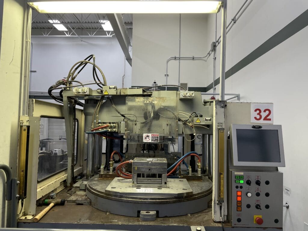 Used Nissei TH110RE18E Injection Molding Machine For Sale