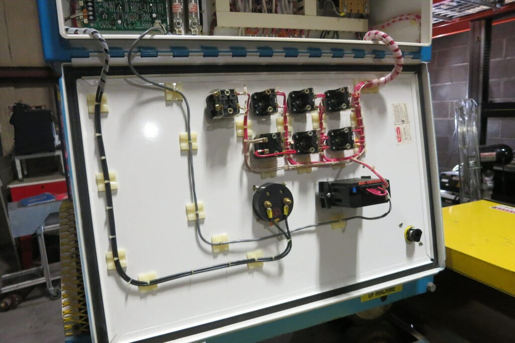 Used Plastic Extrusion Machinery 325 Extruder For Sale