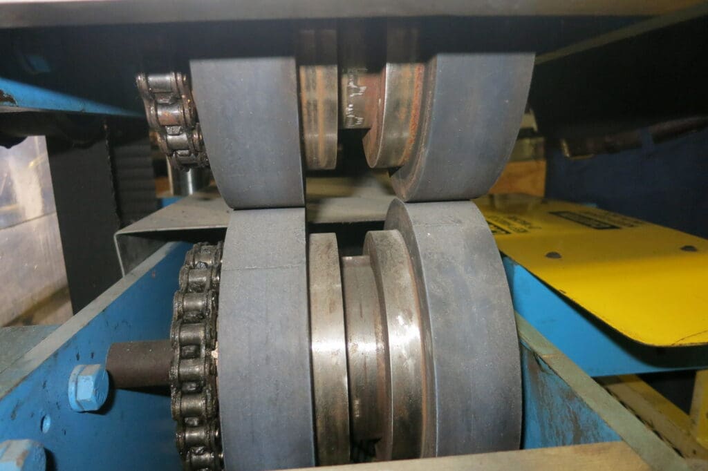 Used Plastic Extrusion Machinery 325 Extruder For Sale
