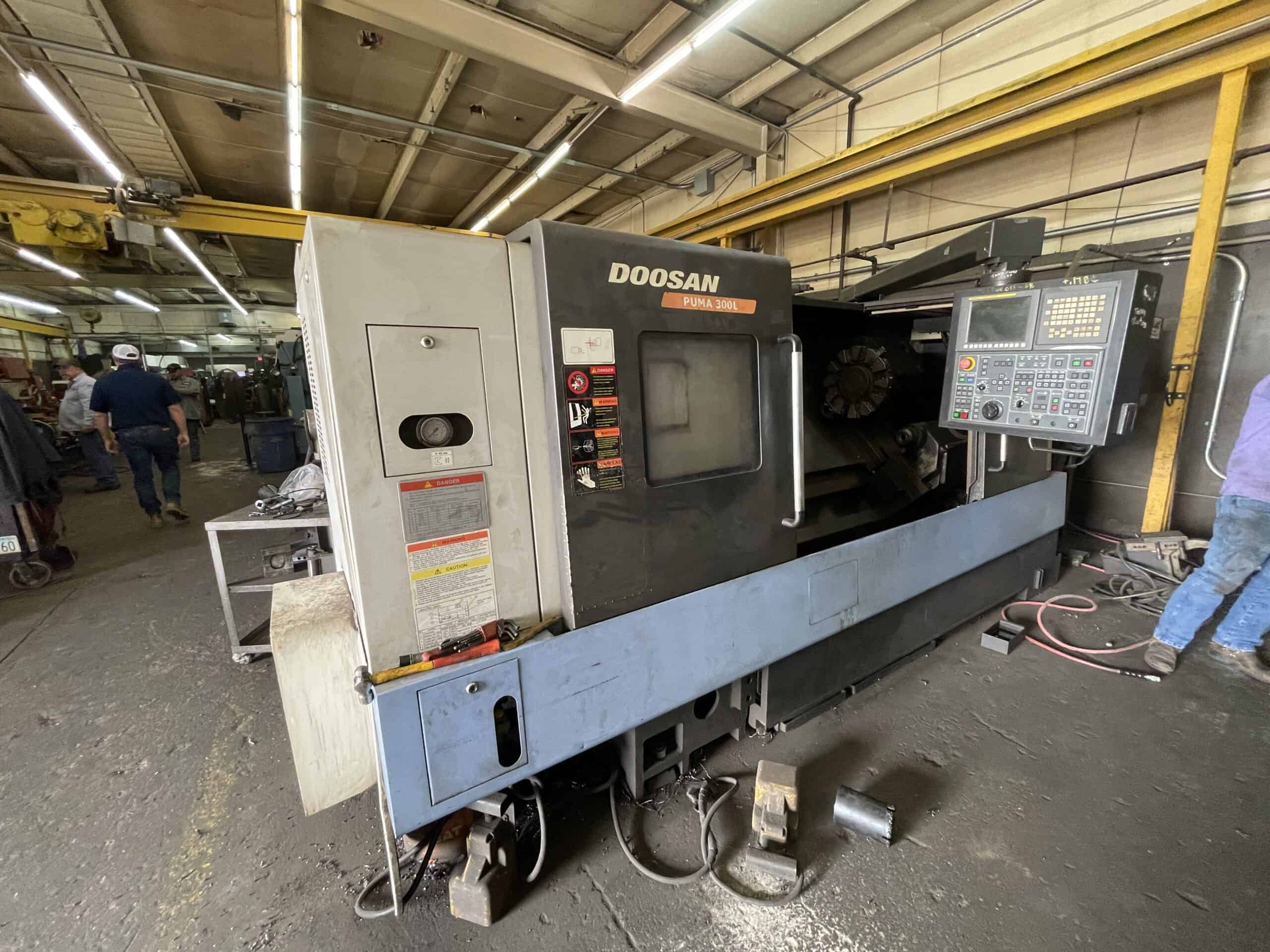 2011 Doosan Puma 300LC