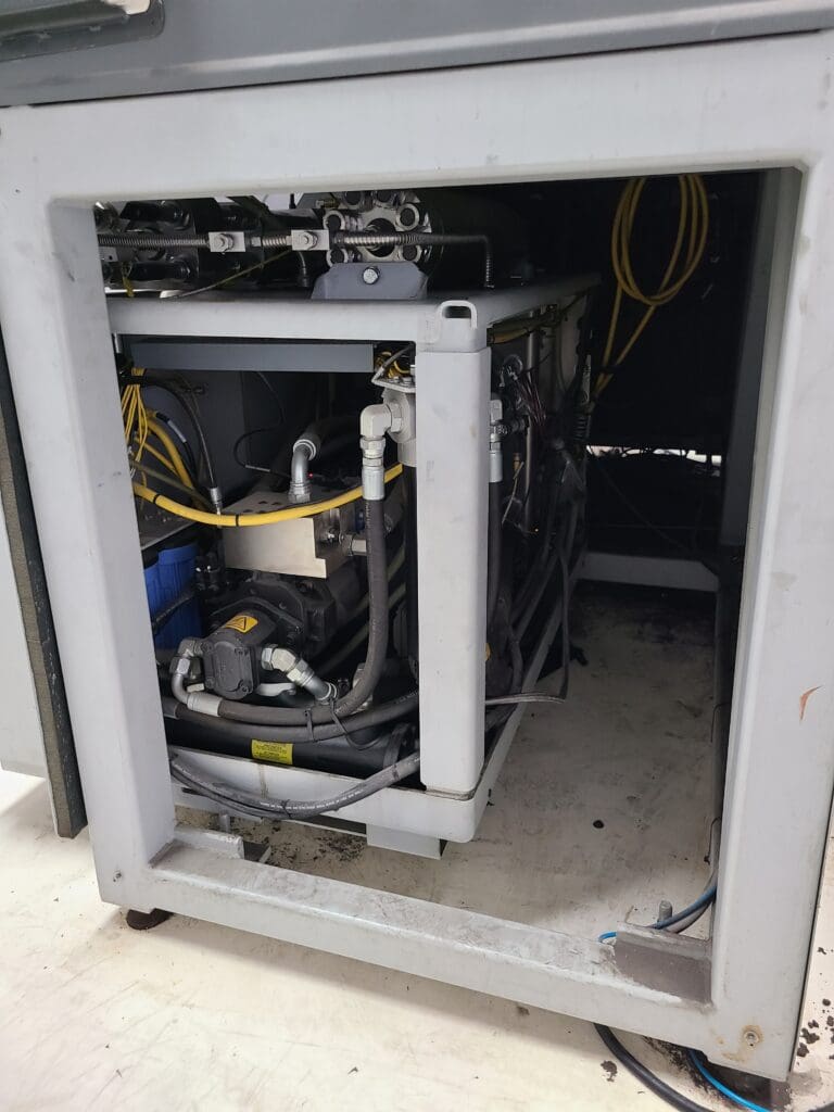 Used Flow Mach 4 2513c CNC Waterjet For Sale