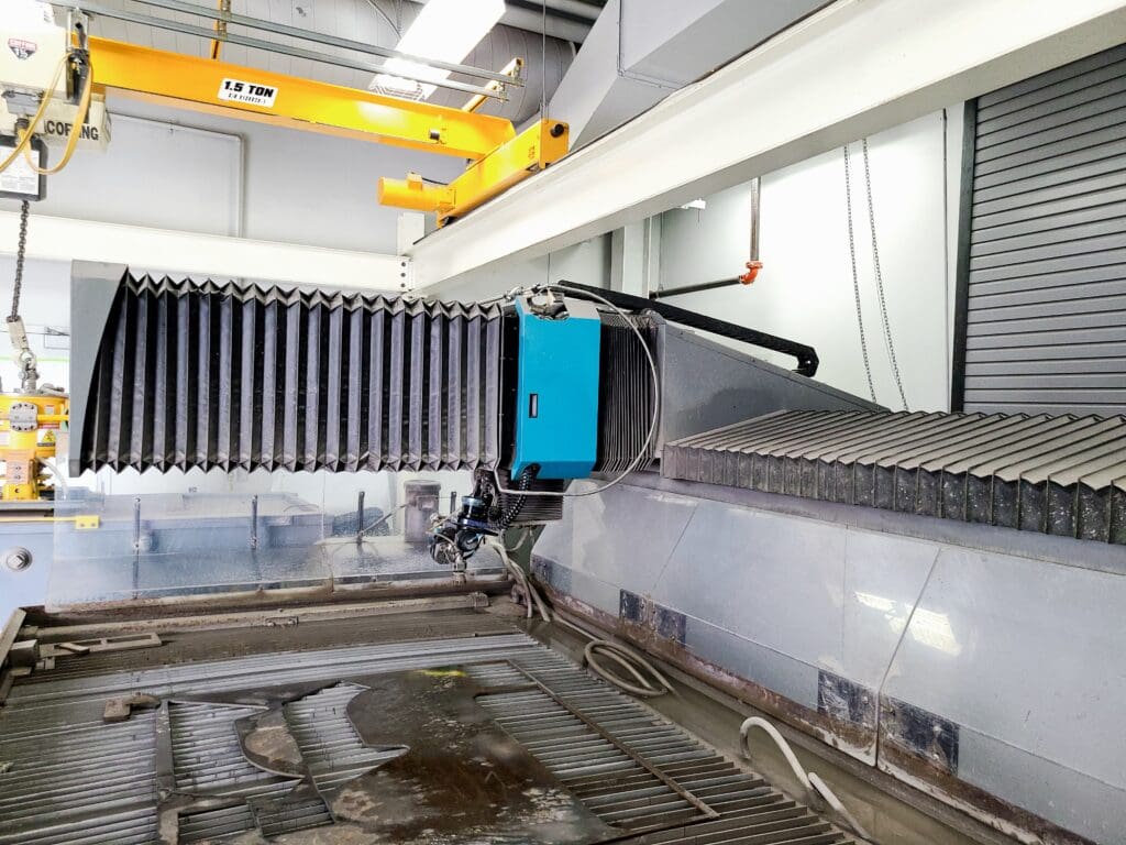 Used Flow Mach 4 2513c CNC Waterjet For Sale
