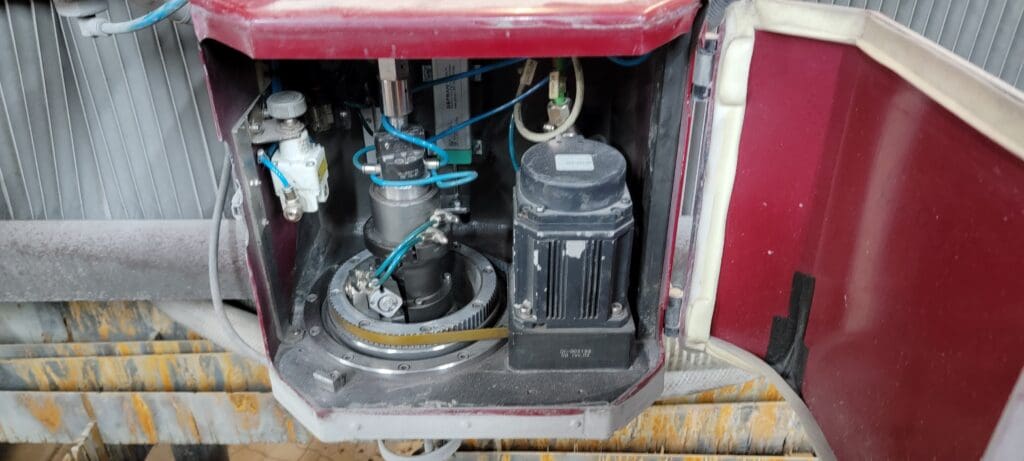 Used Mitsubishi DX612 Suprema Z-Axis Waterjet Auxiliary Equipment For Sale